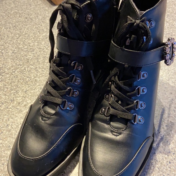 Nanette Lepore black short boots. - Picture 3 of 7